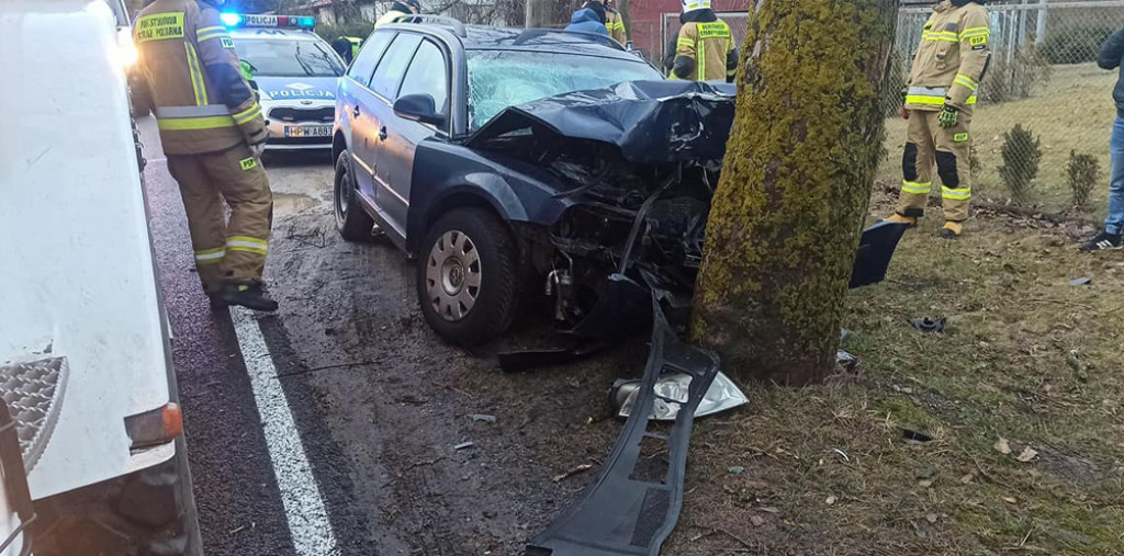 Wypadek na DW172. Dwie osoby ranne