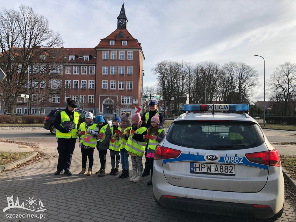 Walentynki z policją i uczniami
