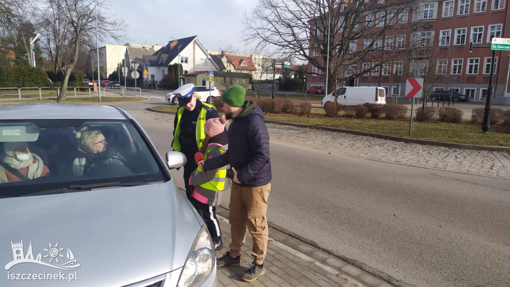 Walentynki z policją i uczniami