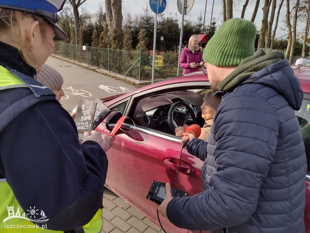 Walentynki z policją i uczniami