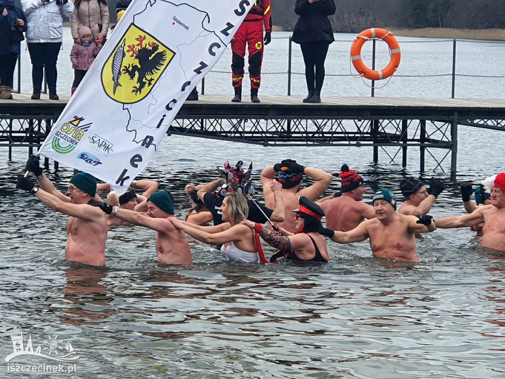 Zimna woda i gorące serca, czyli morsowanie w Białym Borze