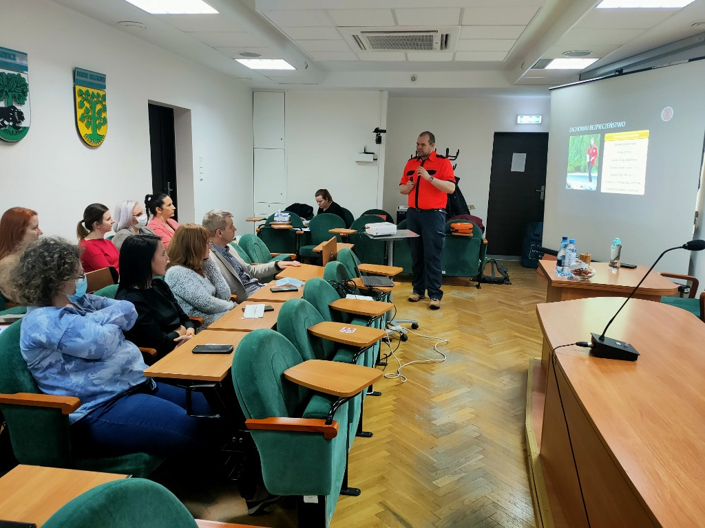 Pracownicy starostwa przeszkoleni z pierwszej pomocy