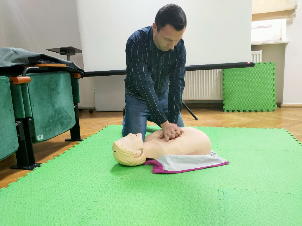 Pracownicy starostwa przeszkoleni z pierwszej pomocy