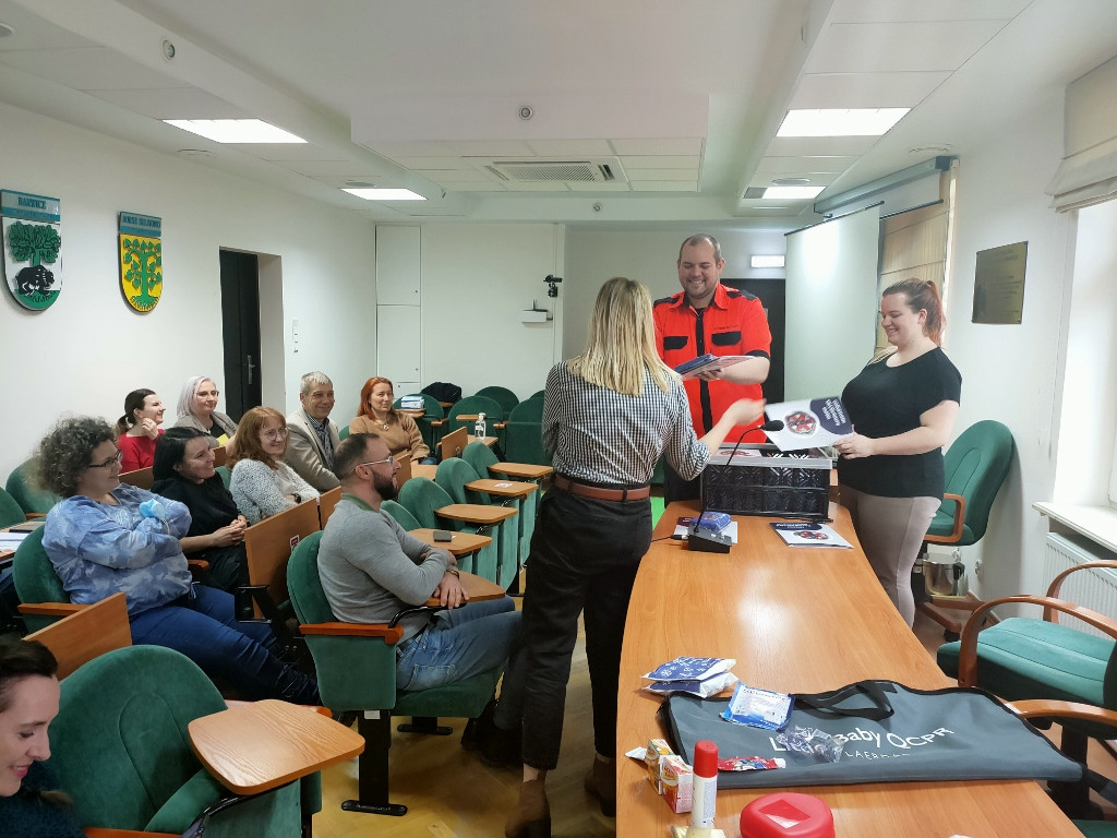 Pracownicy starostwa przeszkoleni z pierwszej pomocy