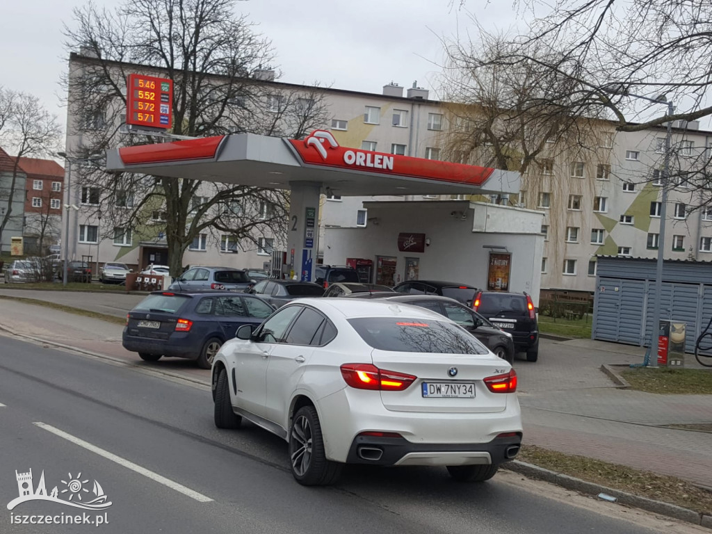 Panika na stacjach benzynowych. PKN Orlen: Paliwa nie zabraknie