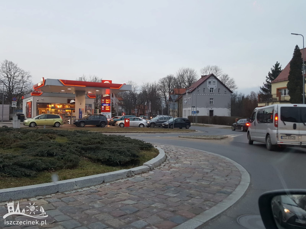 Panika na stacjach benzynowych. PKN Orlen: Paliwa nie zabraknie