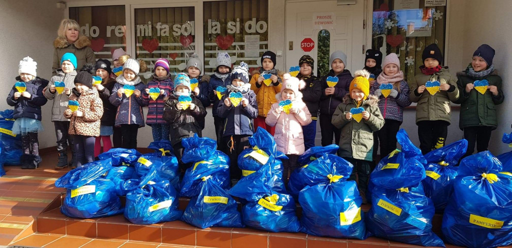 Przedszkolaki z Nutki, rodzice i dyrekcja pomagają Ukrainie!