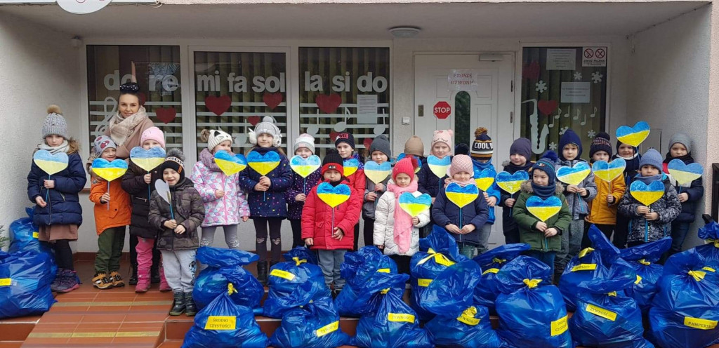 Przedszkolaki z Nutki, rodzice i dyrekcja pomagają Ukrainie!