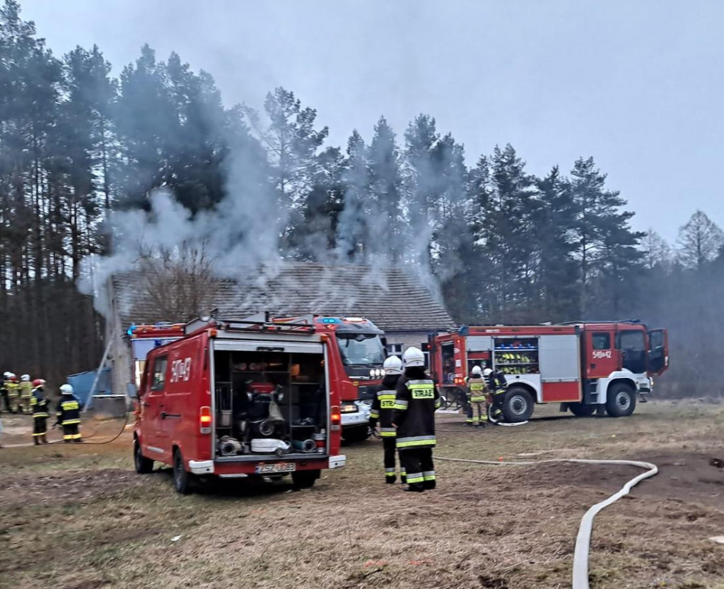 Poranny pożar domu jednorodzinnego. Budynek nie nadaje się do zamieszkania
