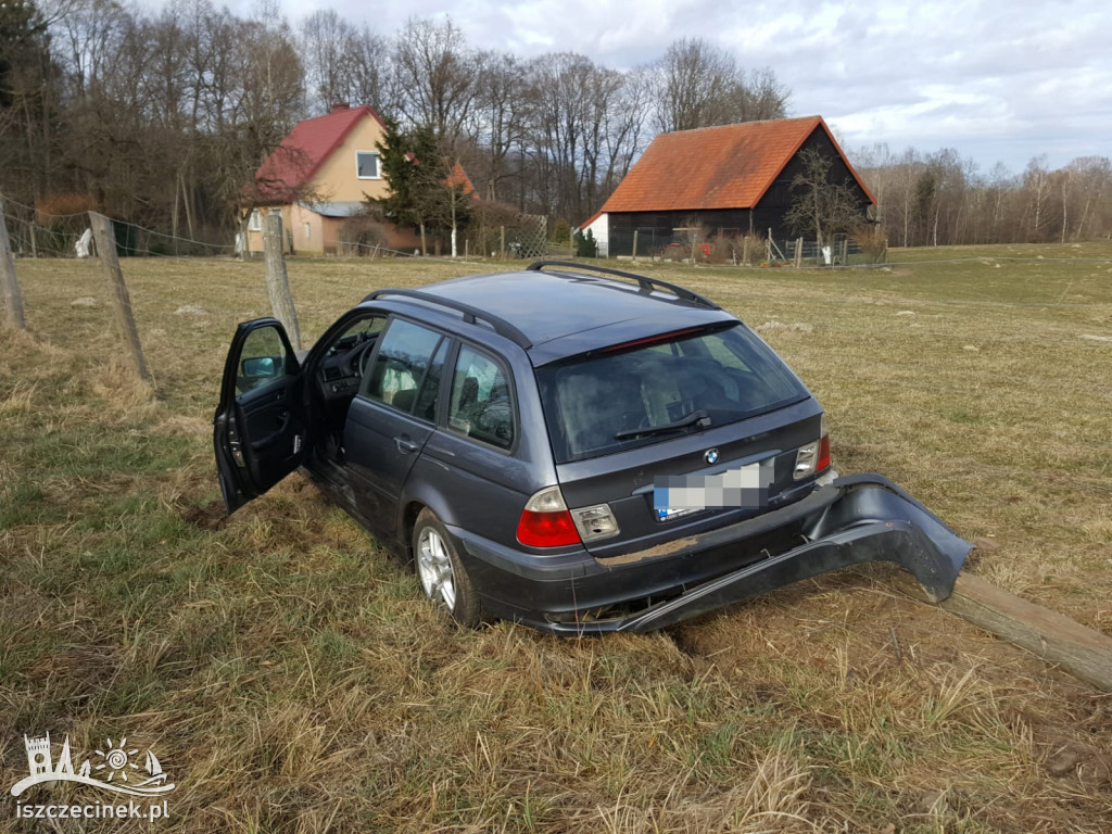 Uciekał przed czołówką. Wjechał w ogrodzenie [ZDJĘCIA]