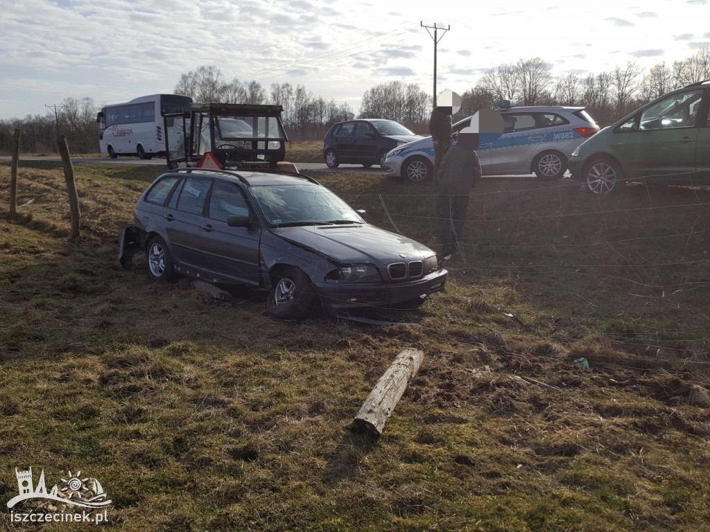 Uciekał przed czołówką. Wjechał w ogrodzenie [ZDJĘCIA]