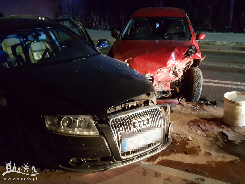Wypadek na ulicy Trzesieckiej. Zderzenie dwóch samochodów