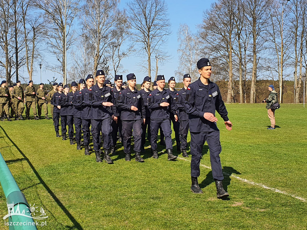 BIAŁY BÓR. Kolejny rocznik klas mundurowych złożył uroczyste ślubowanie
