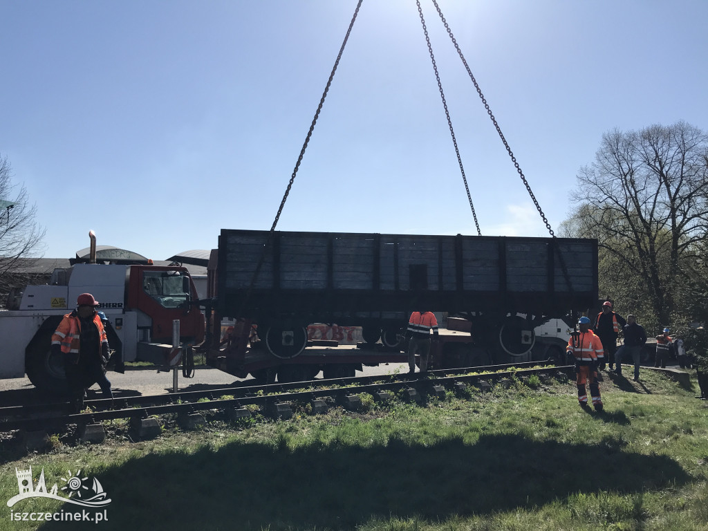 Zabytkowy parowóz wywieziony do Koszalina