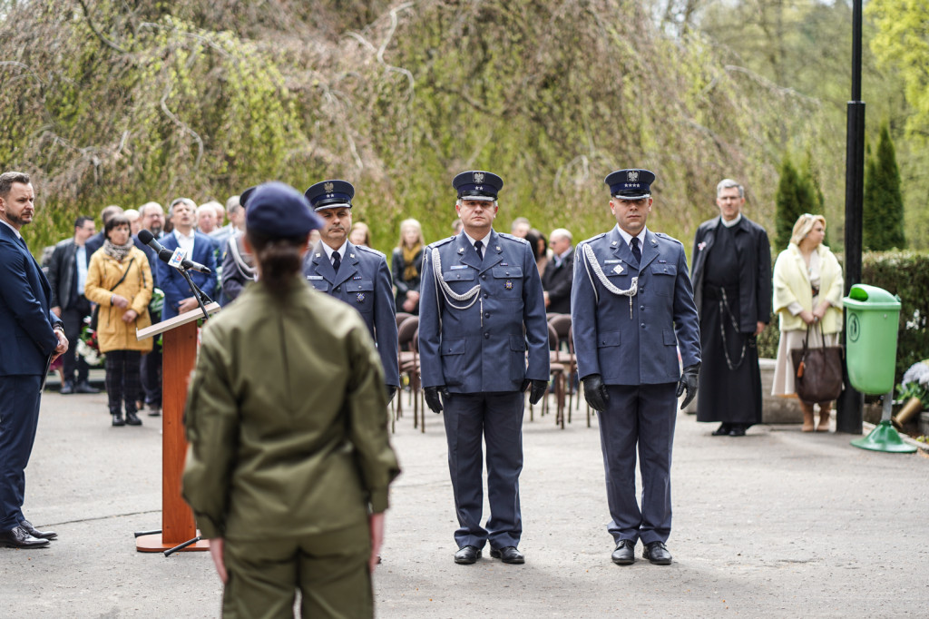 Uroczystości z okazji 77. rocznicy zakończenia II wojny światowej Z zewnątrz Odebrane