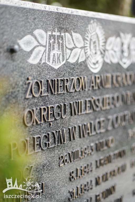 Uroczystości z okazji 77. rocznicy zakończenia II wojny światowej Z zewnątrz Odebrane