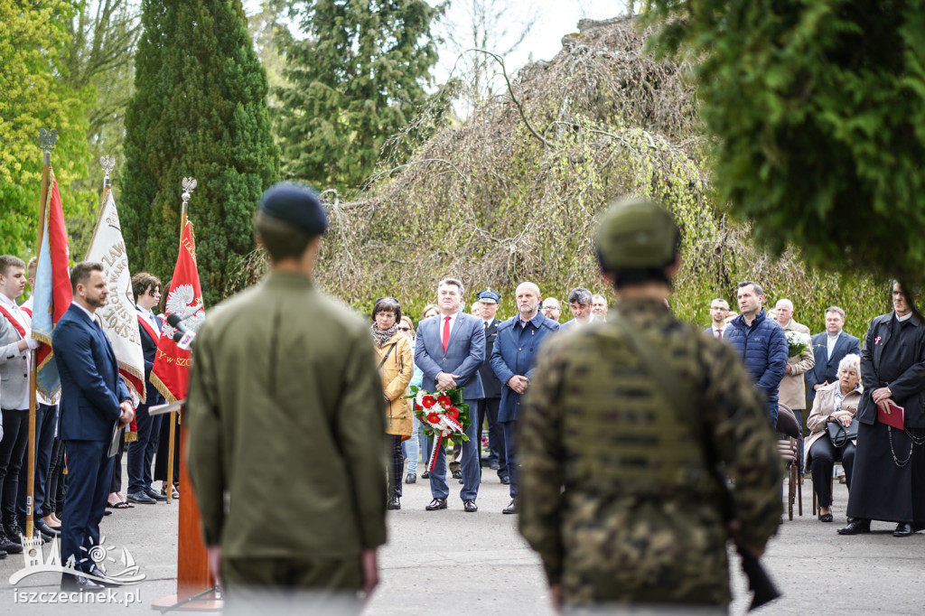 Uroczystości z okazji 77. rocznicy zakończenia II wojny światowej Z zewnątrz Odebrane