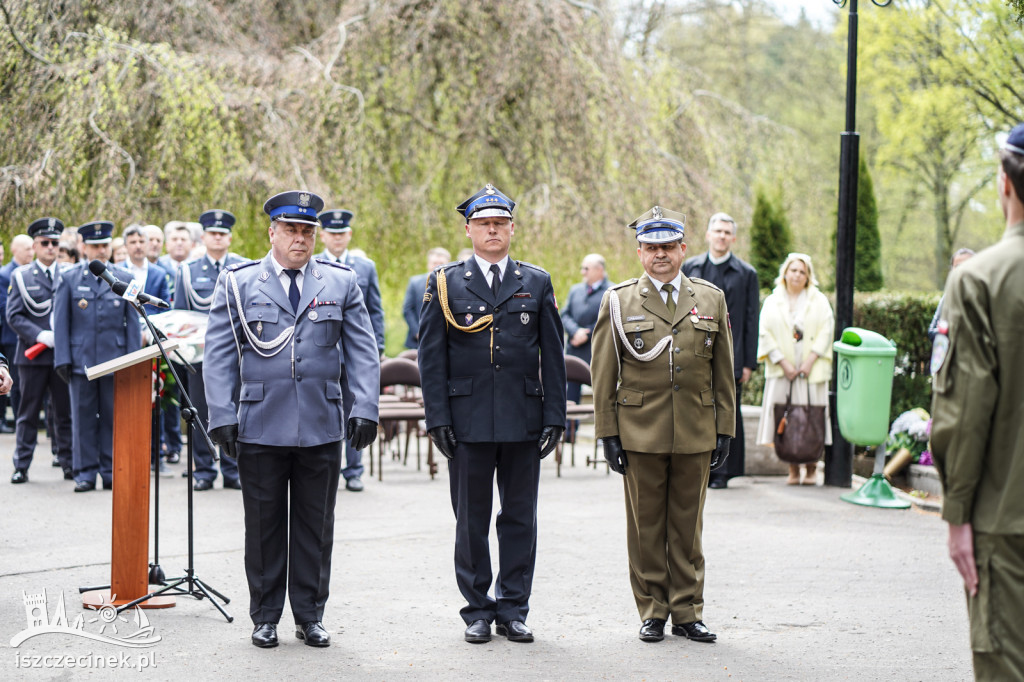 Uroczystości z okazji 77. rocznicy zakończenia II wojny światowej Z zewnątrz Odebrane