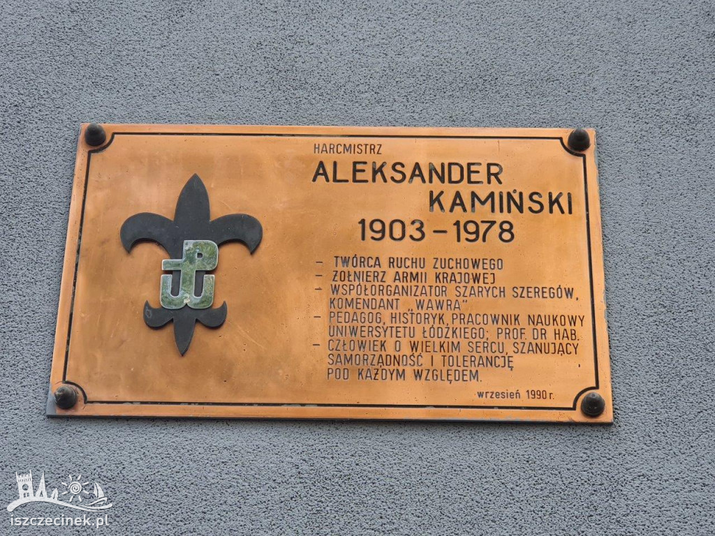 To była niezwykła lekcja historii. Spacer szlakiem tablic pamiątkowych.