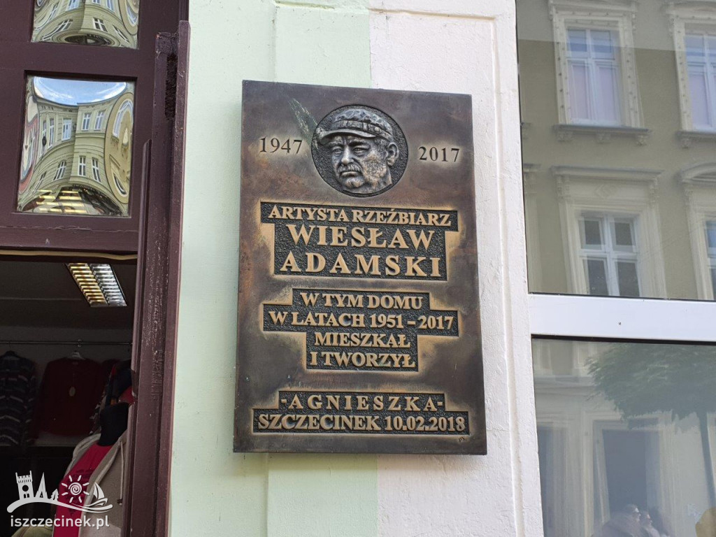 To była niezwykła lekcja historii. Spacer szlakiem tablic pamiątkowych.