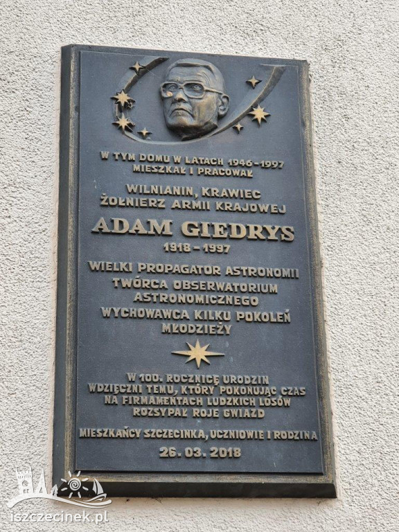 To była niezwykła lekcja historii. Spacer szlakiem tablic pamiątkowych.