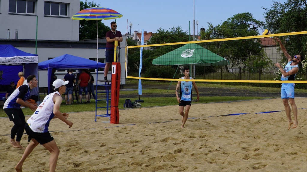 SIATKÓWKA PLAŻOWA. Walczyli o Puchar Starosty Szczecineckiego