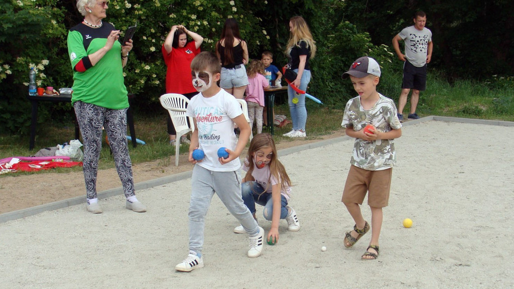 W Starym Chwalimiu grają w kulki. I to jak!