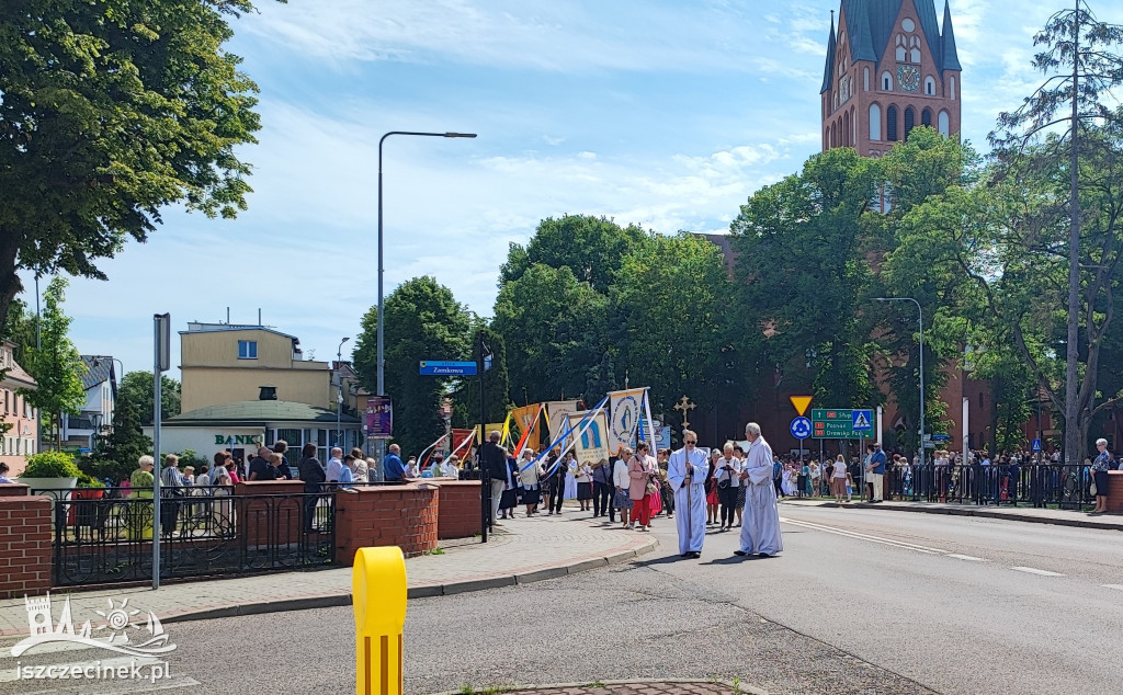 BOŻE CIAŁO. Ulicami miasta przeszły procesje ZDJĘCIA