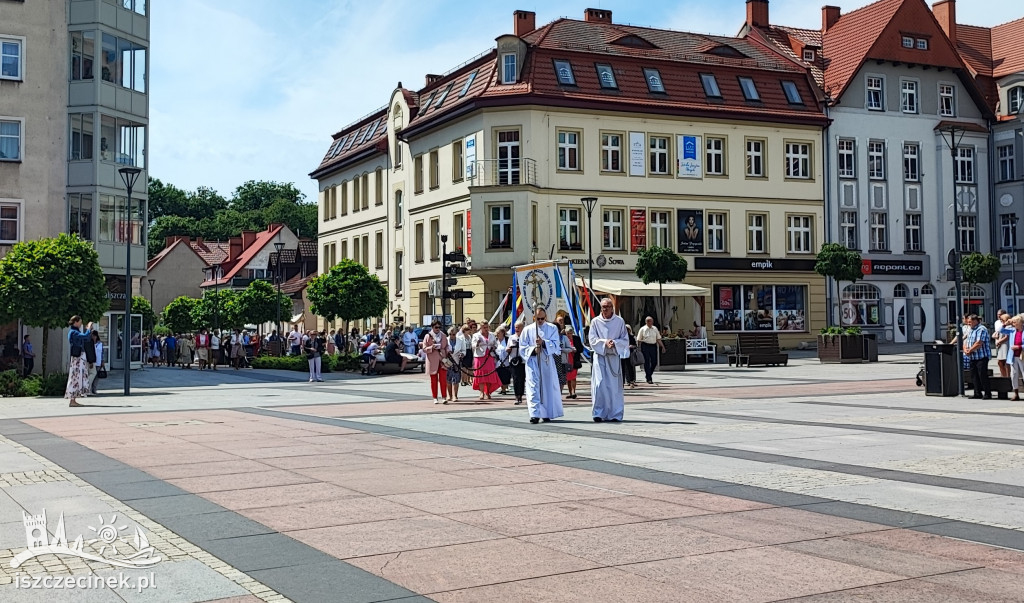 BOŻE CIAŁO. Ulicami miasta przeszły procesje ZDJĘCIA