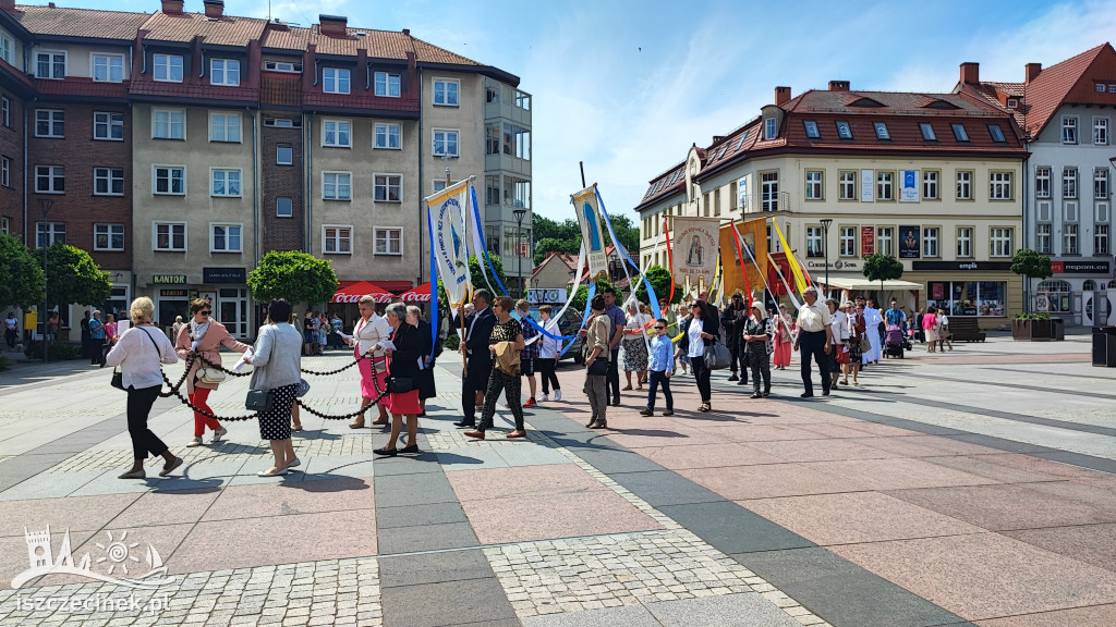 BOŻE CIAŁO. Ulicami miasta przeszły procesje ZDJĘCIA