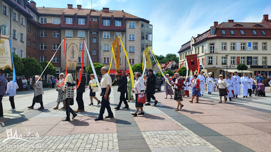 BOŻE CIAŁO. Ulicami miasta przeszły procesje ZDJĘCIA