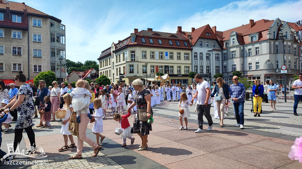 BOŻE CIAŁO. Ulicami miasta przeszły procesje ZDJĘCIA