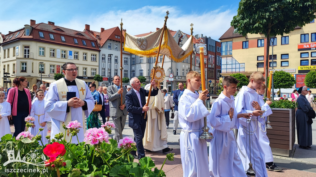 BOŻE CIAŁO. Ulicami miasta przeszły procesje ZDJĘCIA