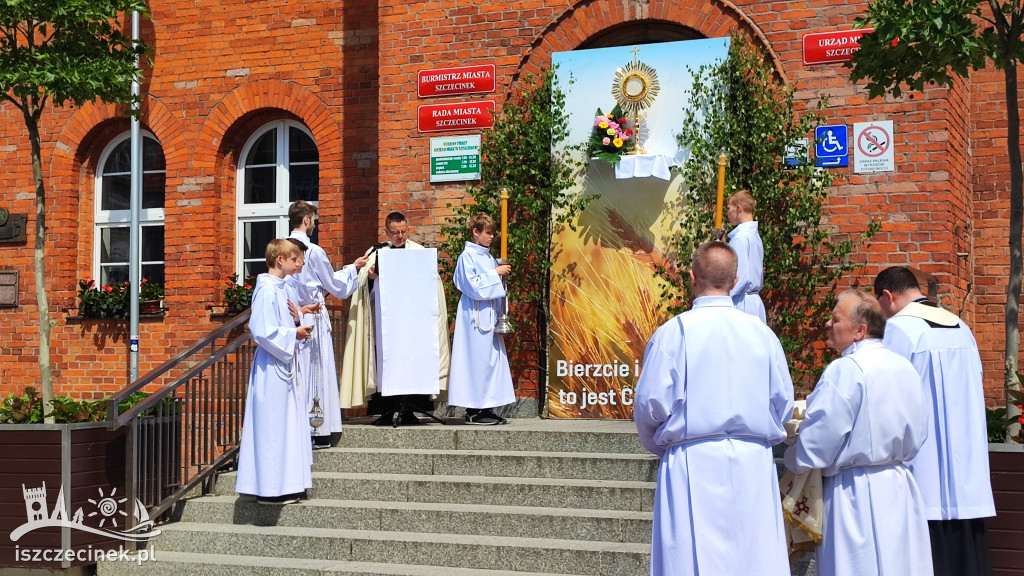 BOŻE CIAŁO. Ulicami miasta przeszły procesje ZDJĘCIA