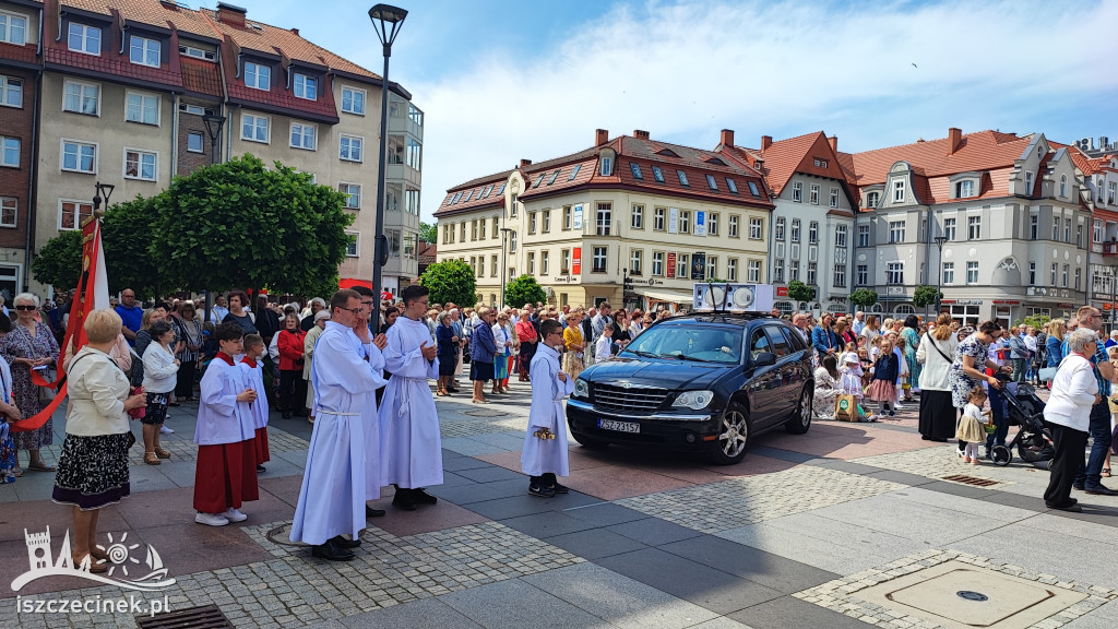 BOŻE CIAŁO. Ulicami miasta przeszły procesje ZDJĘCIA