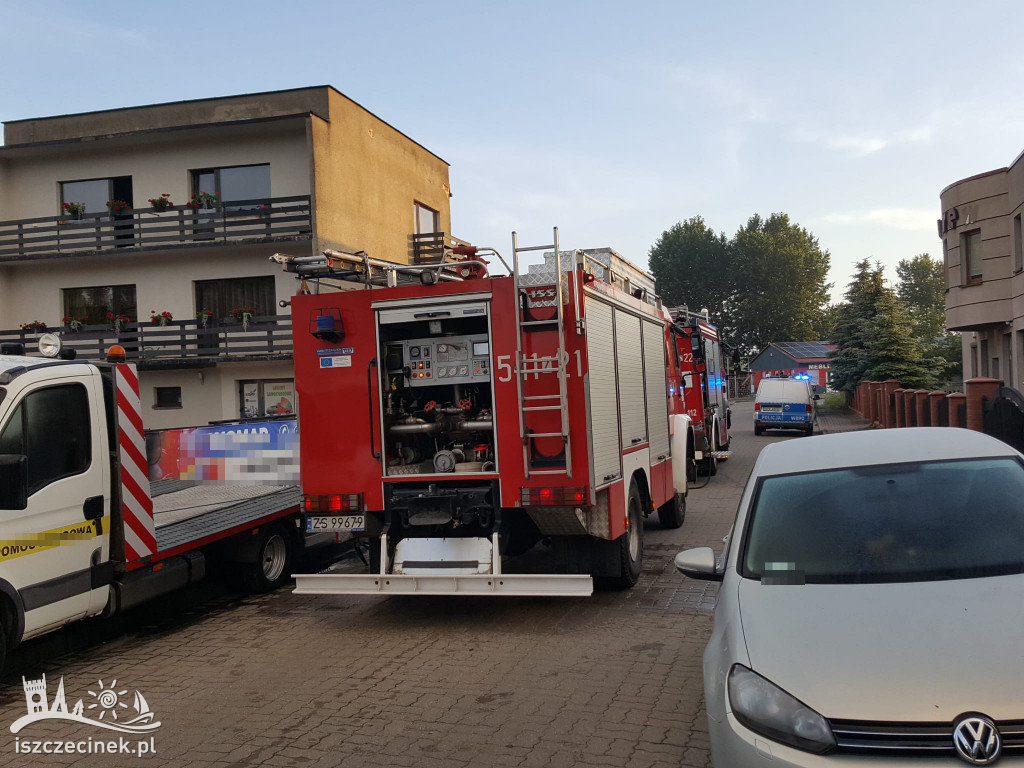 Kłęby czarnego dymu na ul. Słupskiej.