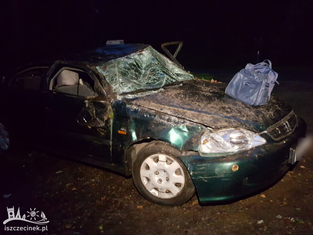 Dachowała honda. Za kierownicą 91-latek