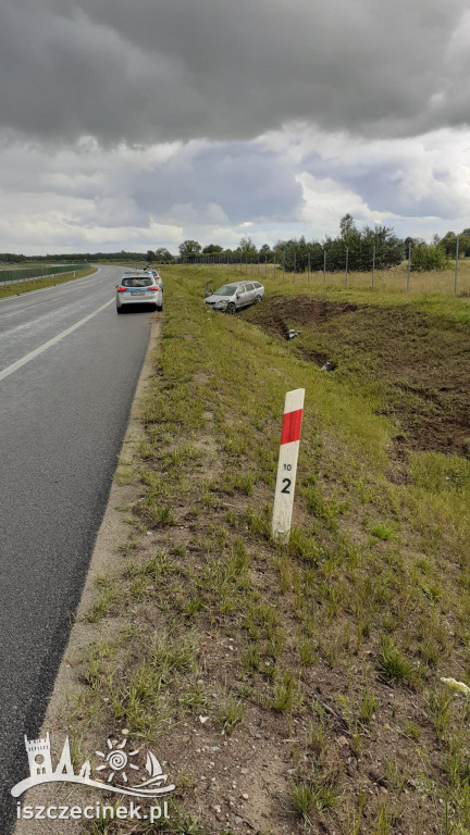 Kolizyjne popołudnie. Dachowanie na obwodnicy Szczecinka i stłuczka na Strefowej