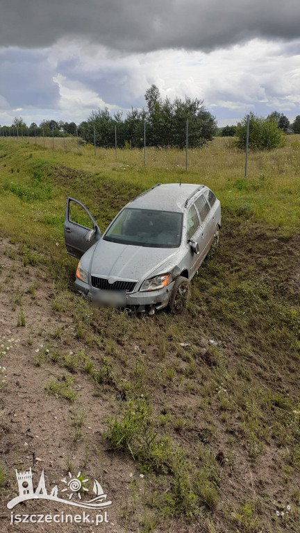 Kolizyjne popołudnie. Dachowanie na obwodnicy Szczecinka i stłuczka na Strefowej