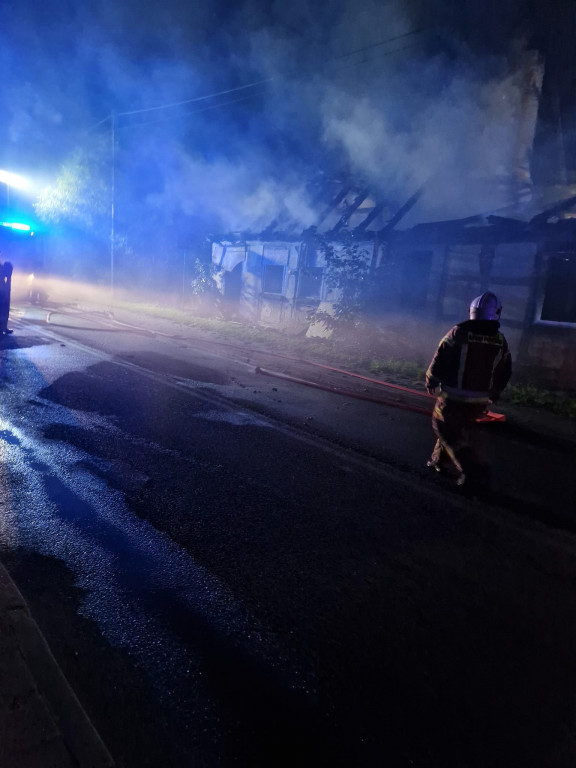 Potężny pożar domu w gm. barwice. Ogień strawił wszystko