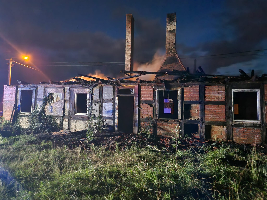 Potężny pożar domu w gm. barwice. Ogień strawił wszystko