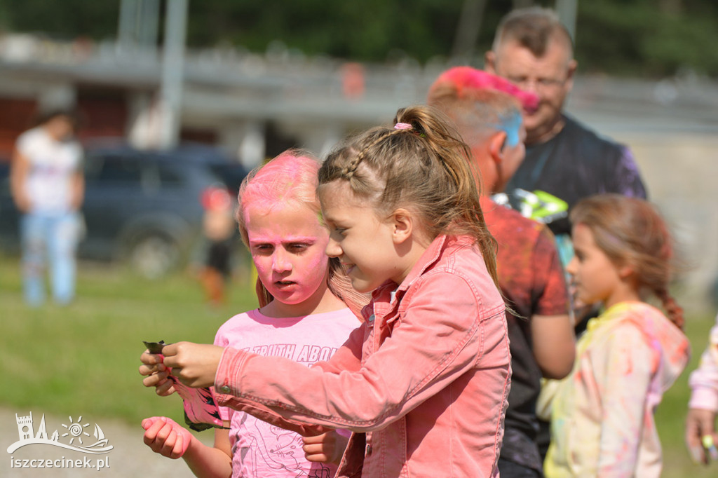 Kolorowy zawrót głowy! Festiwal kolorów Holi dotarł nad Trzesiecko