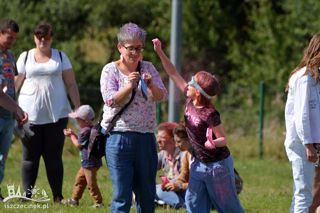 Kolorowy zawrót głowy! Festiwal kolorów Holi dotarł nad Trzesiecko