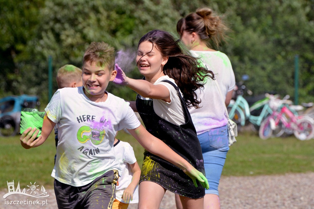 Kolorowy zawrót głowy! Festiwal kolorów Holi dotarł nad Trzesiecko