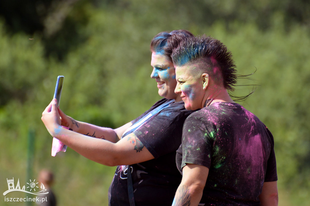 Kolorowy zawrót głowy! Festiwal kolorów Holi dotarł nad Trzesiecko