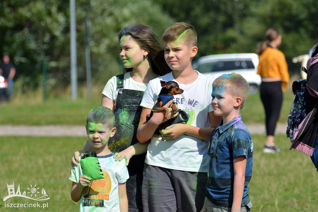 Kolorowy zawrót głowy! Festiwal kolorów Holi dotarł nad Trzesiecko