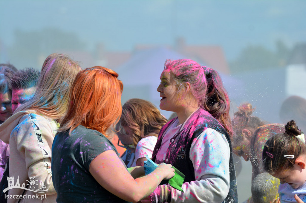Kolorowy zawrót głowy! Festiwal kolorów Holi dotarł nad Trzesiecko