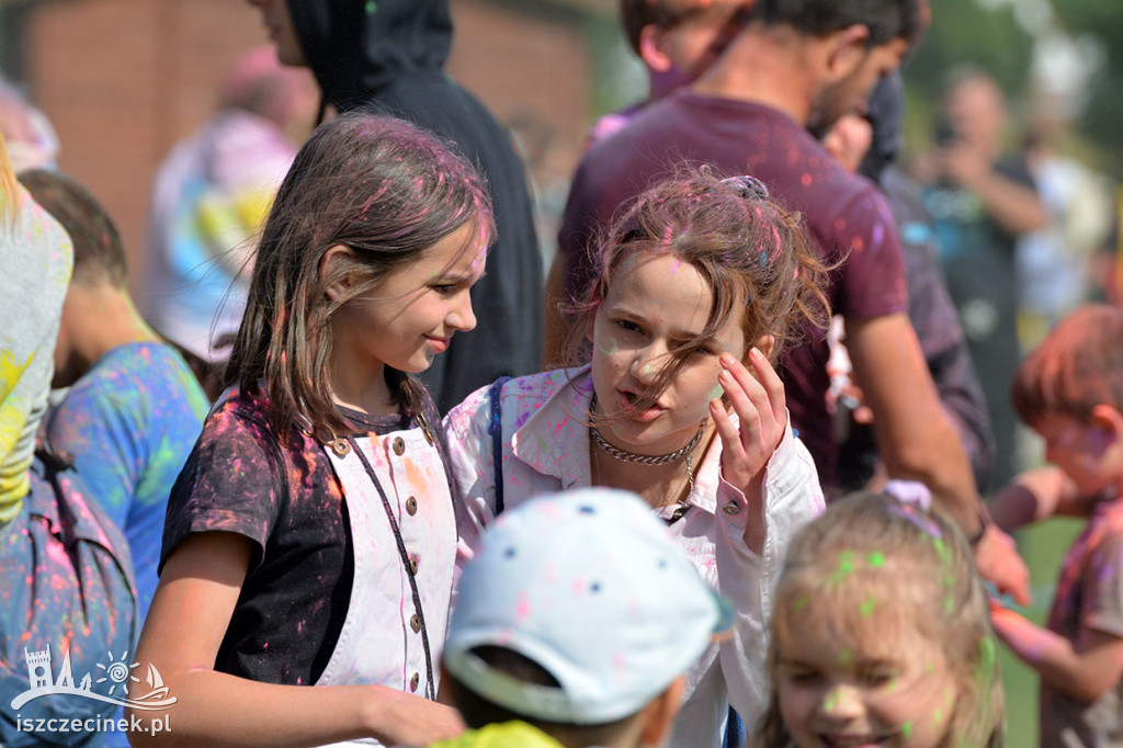 Kolorowy zawrót głowy! Festiwal kolorów Holi dotarł nad Trzesiecko