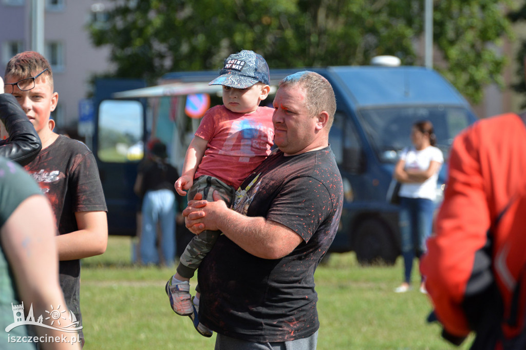 Kolorowy zawrót głowy! Festiwal kolorów Holi dotarł nad Trzesiecko
