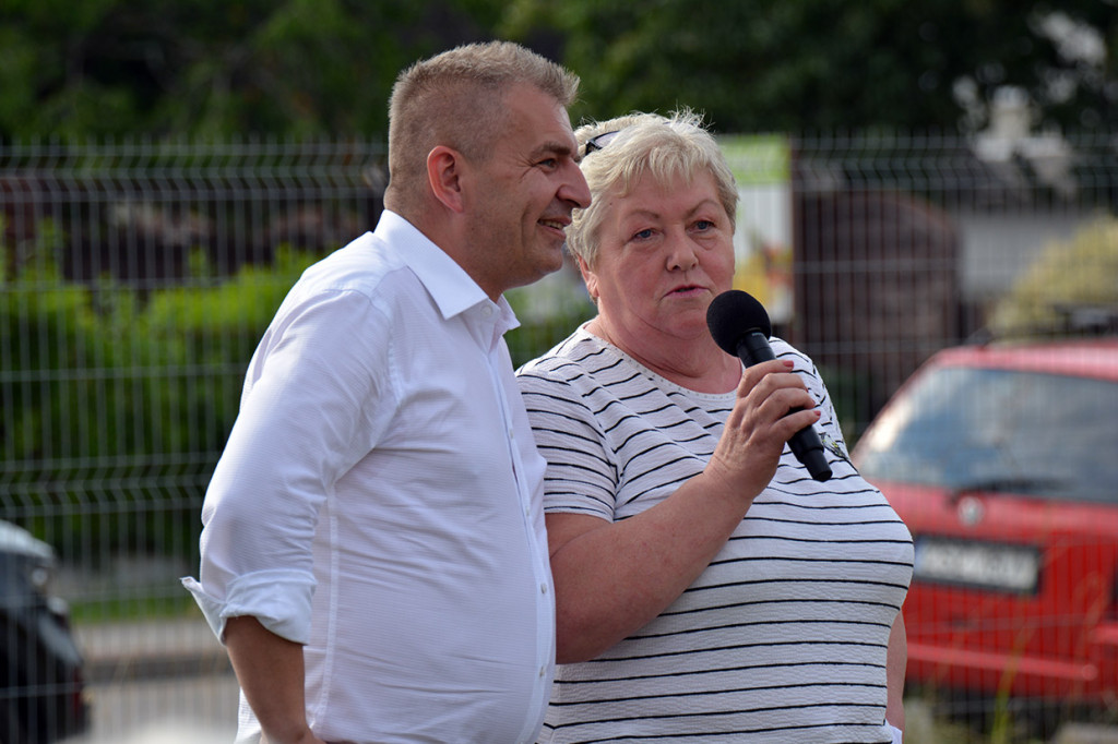 O lokalnych problemach, drożyźnie i nadziei... Bartosz Arłukowicz spotkał się z mieszkańcami Turowa
